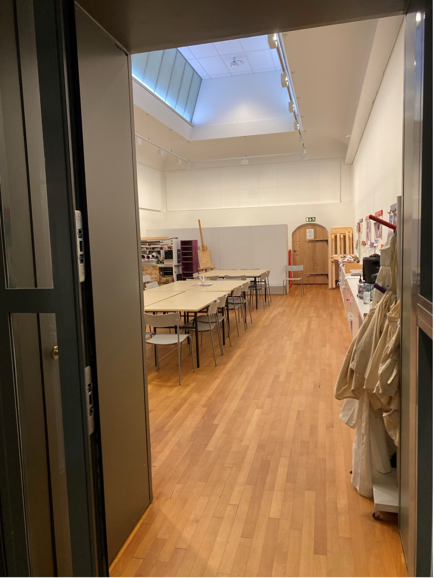 Tomt mötesrum på Hallands konstmuseum