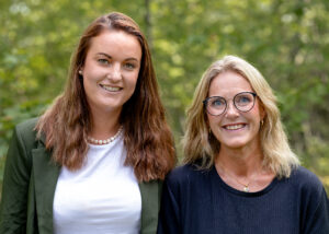 Projektledarna Victoria von Uckermann och Veronica Appelgren med glada ansiktsuttryck
